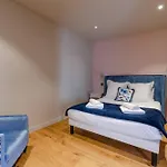 Chateau De La Rive Bed & Breakfast 3*