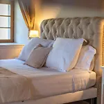 Chateau De La Rive Bed & Breakfast 3*