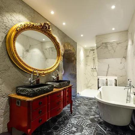 Château De La Rive 3*