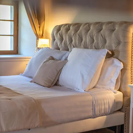 Chateau De La Rive Bed & Breakfast
