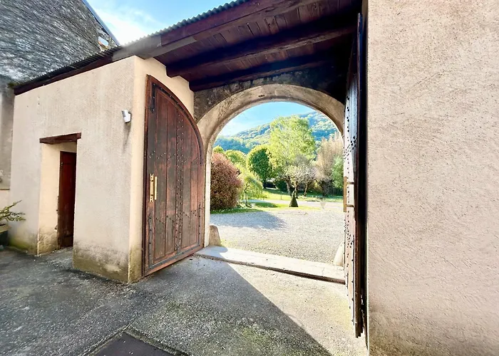 Chateau De La Rive Bed and breakfast